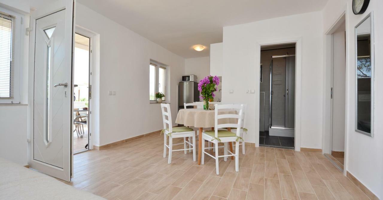 Apartmani Cesarec Basina Buitenkant foto